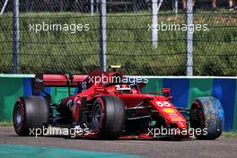 Carlos Sainz Jr (ESP) Ferrari SF-21 crashed out of qualifying. 31.07.2021. Formula 1 World Championship, Rd 11, Hungarian Grand Prix, Budapest, Hungary, Qualifying Day.