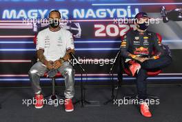 (L to R): Lewis Hamilton (GBR) Mercedes AMG F1 and Max Verstappen (NLD) Red Bull Racing in the post qualifying FIA Press Conference. 31.07.2021. Formula 1 World Championship, Rd 11, Hungarian Grand Prix, Budapest, Hungary, Qualifying Day.