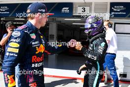 (L to R): Max Verstappen (NLD) Red Bull Racing congratulates pole sitter Lewis Hamilton (GBR) Mercedes AMG F1 in qualifying parc ferme. 31.07.2021. Formula 1 World Championship, Rd 11, Hungarian Grand Prix, Budapest, Hungary, Qualifying Day.