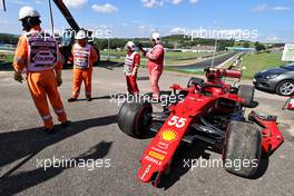 The damaged Ferrari SF-21 of Carlos Sainz Jr (ESP) Ferrari, who crashed in qualifying. 31.07.2021. Formula 1 World Championship, Rd 11, Hungarian Grand Prix, Budapest, Hungary, Qualifying Day.