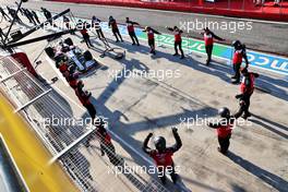 Alfa Romeo Racing mechanics perform morning exercises. 16.04.2021. Formula 1 World Championship, Rd 2, Emilia Romagna Grand Prix, Imola, Italy, Practice Day.