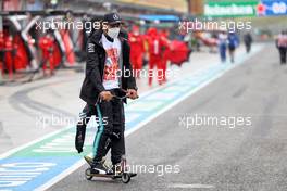 Lewis Hamilton (GBR) Mercedes AMG F1 on the grid. 18.04.2021. Formula 1 World Championship, Rd 2, Emilia Romagna Grand Prix, Imola, Italy, Race Day.