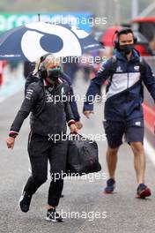 Angela Cullen (NZL) Mercedes AMG F1 Physiotherapist on the grid. 18.04.2021. Formula 1 World Championship, Rd 2, Emilia Romagna Grand Prix, Imola, Italy, Race Day.