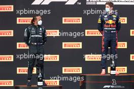 Lewis Hamilton (GBR), Mercedes AMG F1 , Max Verstappen (NLD), Red Bull Racing 18.04.2021. Formula 1 World Championship, Rd 2, Emilia Romagna Grand Prix, Imola, Italy, Race Day.