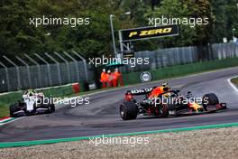 Sergio Perez (MEX) Red Bull Racing RB16B. 18.04.2021. Formula 1 World Championship, Rd 2, Emilia Romagna Grand Prix, Imola, Italy, Race Day.