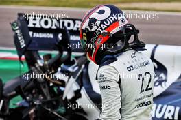 Yuki Tsunoda (JPN) AlphaTauri AT02 crashed during qualifying. 17.04.2021. Formula 1 World Championship, Rd 2, Emilia Romagna Grand Prix, Imola, Italy, Qualifying Day.