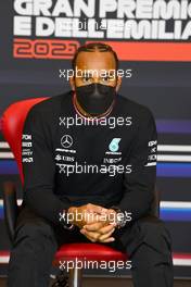Lewis Hamilton (GBR) Mercedes AMG F1 in the post qualifying FIA Press Conference. 17.04.2021. Formula 1 World Championship, Rd 2, Emilia Romagna Grand Prix, Imola, Italy, Qualifying Day.
