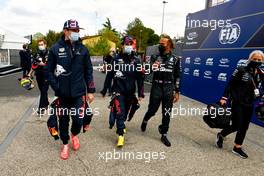 (L to R): Max Verstappen (NLD) Red Bull Racing with Sergio Perez (MEX) Red Bull Racing and Lewis Hamilton (GBR) Mercedes AMG F1. 17.04.2021. Formula 1 World Championship, Rd 2, Emilia Romagna Grand Prix, Imola, Italy, Qualifying Day.
