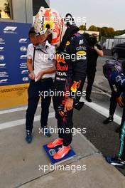 Max Verstappen (NLD) Red Bull Racing in qualifying parc ferme. 10.09.2021. Formula 1 World Championship, Rd 14, Italian Grand Prix, Monza, Italy, Qualifying Day.