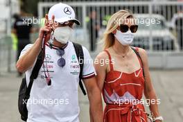 Valtteri Bottas (FIN) Mercedes AMG F1 with his girlfriend Tiffany Cromwell (AUS) Professional Cyclist. 10.09.2021. Formula 1 World Championship, Rd 14, Italian Grand Prix, Monza, Italy, Qualifying Day.