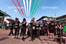 Grid atmosphere - Alpine F1 Team on the grid - Italian Air Force. 12.09.2021. Formula 1 World Championship, Rd 14, Italian Grand Prix, Monza, Italy, Race Day.