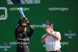 3rd place Valtteri Bottas (FIN) Mercedes AMG F1 W12 and Zak Brown (USA) McLaren Executive Director. 12.09.2021. Formula 1 World Championship, Rd 14, Italian Grand Prix, Monza, Italy, Race Day.