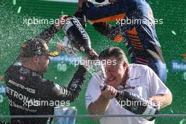 Zak Brown (USA), McLaren F1 Team Executive Director and  Valtteri Bottas (FIN), Mercedes AMG F1  12.09.2021. Formula 1 World Championship, Rd 14, Italian Grand Prix, Monza, Italy, Race Day.