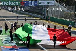 Grid atmosphere - Italian flag. 12.09.2021. Formula 1 World Championship, Rd 14, Italian Grand Prix, Monza, Italy, Race Day.