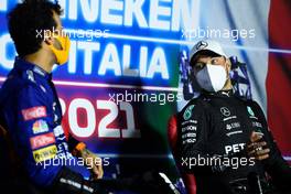 (L to R): Daniel Ricciardo (AUS) McLaren and Valtteri Bottas (FIN) Mercedes AMG F1 in the post race FIA Press Conference. 12.09.2021. Formula 1 World Championship, Rd 14, Italian Grand Prix, Monza, Italy, Race Day.