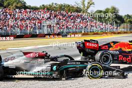 Lewis Hamilton (GBR) Mercedes AMG F1 W12 after he crashed with Max Verstappen (NLD) Red Bull Racing at the first chicane. 12.09.2021. Formula 1 World Championship, Rd 14, Italian Grand Prix, Monza, Italy, Race Day.