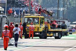 The Ferrari SF-21 of Carlos Sainz Jr (ESP) is recovered back to the pits on the back of a truck after he crashed in the second practice session. 11.09.2021. Formula 1 World Championship, Rd 14, Italian Grand Prix, Monza, Italy, Sprint Day.