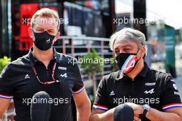(L to R): Laurent Rossi (FRA) Alpine Chief Executive Officer with Luca de Meo (ITA) Groupe Renault Chief Executive Officer. 12.09.2021. Formula 1 World Championship, Rd 14, Italian Grand Prix, Monza, Italy, Race Day.