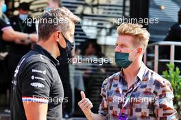 (L to R): Marcin Budkowski (POL) Alpine F1 Team Executive Director with Nico Hulkenberg (GER) Aston Martin F1 Team Reserve Driver. 12.09.2021. Formula 1 World Championship, Rd 14, Italian Grand Prix, Monza, Italy, Race Day.