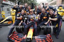 Race winner Max Verstappen (NLD) Red Bull Racing RB16B celebrates with the team in parc ferme. 23.05.2021. Formula 1 World Championship, Rd 5, Monaco Grand Prix, Monte Carlo, Monaco, Race Day.