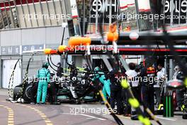 Lewis Hamilton (GBR) Mercedes AMG F1 W12 makes a pit stop. 23.05.2021. Formula 1 World Championship, Rd 5, Monaco Grand Prix, Monte Carlo, Monaco, Race Day.