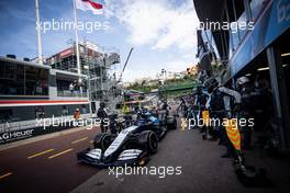 George Russell (GBR) Williams Racing FW43B makes a pit stop. 23.05.2021. Formula 1 World Championship, Rd 5, Monaco Grand Prix, Monte Carlo, Monaco, Race Day.