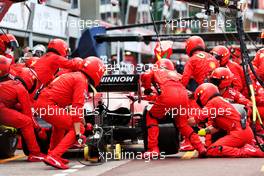 Carlos Sainz Jr (ESP) Ferrari SF-21 makes a pit stop. 23.05.2021. Formula 1 World Championship, Rd 5, Monaco Grand Prix, Monte Carlo, Monaco, Race Day.