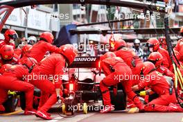 Carlos Sainz Jr (ESP) Ferrari SF-21 makes a pit stop. 23.05.2021. Formula 1 World Championship, Rd 5, Monaco Grand Prix, Monte Carlo, Monaco, Race Day.