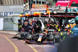 Max Verstappen (NLD) Red Bull Racing RB16B makes a pit stop. 23.05.2021. Formula 1 World Championship, Rd 5, Monaco Grand Prix, Monte Carlo, Monaco, Race Day.