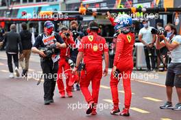 Pole sitter Charles Leclerc (MON) Ferrari walks down the pit lane after crashing at the end of qualifying. 22.05.2021. Formula 1 World Championship, Rd 5, Monaco Grand Prix, Monte Carlo, Monaco, Qualifying Day.