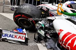 The damaged Haas VF-21 of Mick Schumacher (GER) Haas F1 Team. 22.05.2021. Formula 1 World Championship, Rd 5, Monaco Grand Prix, Monte Carlo, Monaco, Qualifying Day.
