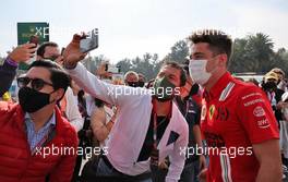 Charles Leclerc (MON) Ferrari with fans. 05.11.2021. Formula 1 World Championship, Rd 18, Mexican Grand Prix, Mexico City, Mexico, Practice Day.