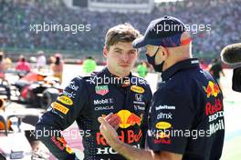 Max Verstappen (NLD) Red Bull Racing RB16B and  Adrian Newey (GBR) Red Bull Racing Chief Technical Officer. 07.11.2021. Formula 1 World Championship, Rd 18, Mexican Grand Prix, Mexico City, Mexico, Race Day.