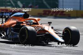 Daniel Ricciardo (AUS) McLaren MCL35M with a broken front wing at the start of the race. 07.11.2021. Formula 1 World Championship, Rd 18, Mexican Grand Prix, Mexico City, Mexico, Race Day.