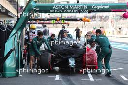 The damaged Aston Martin F1 Team AMR21 of Lance Stroll (CDN) Aston Martin F1 Team is recovered back to the pits during qualifying. 06.11.2021. Formula 1 World Championship, Rd 18, Mexican Grand Prix, Mexico City, Mexico, Qualifying Day.