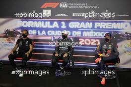 (L to R): Lewis Hamilton (GBR) Mercedes AMG F1; Valtteri Bottas (FIN) Mercedes AMG F1; and Max Verstappen (NLD) Red Bull Racing, in the post qualifying FIA Press Conference. 06.11.2021. Formula 1 World Championship, Rd 18, Mexican Grand Prix, Mexico City, Mexico, Qualifying Day.