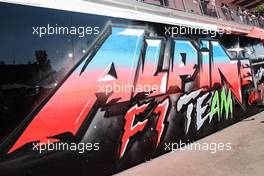 Alpine F1 Team murial by Felipe Pantone, Artist. 07.11.2021. Formula 1 World Championship, Rd 18, Mexican Grand Prix, Mexico City, Mexico, Race Day.