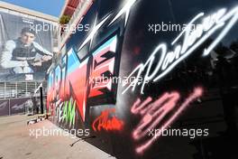 Alpine F1 Team - Pantone spray painting. 07.11.2021. Formula 1 World Championship, Rd 18, Mexican Grand Prix, Mexico City, Mexico, Race Day.
