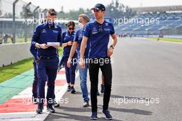 Nicholas Latifi (CDN) Williams Racing walks the circuit with the team. 04.11.2021. Formula 1 World Championship, Rd 18, Mexican Grand Prix, Mexico City, Mexico, Preparation Day.