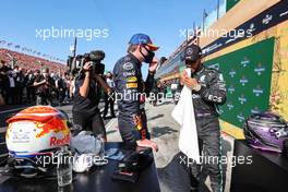Max Verstappen (NLD), Red Bull Racing and Lewis Hamilton (GBR), Mercedes AMG F1   05.09.2021. Formula 1 World Championship, Rd 13, Dutch Grand Prix, Zandvoort, Netherlands, Race Day.