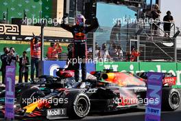 Ra Max Verstappen (NLD) Red Bull Racing RB16B celebrates in parc ferme. 05.09.2021. Formula 1 World Championship, Rd 13, Dutch Grand Prix, Zandvoort, Netherlands, Race Day.