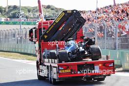 The Williams Racing FW43B of Nicholas Latifi (CDN) is recovered back to the pits on the back of a truck after he crashed in qualifying. 04.09.2021. Formula 1 World Championship, Rd 13, Dutch Grand Prix, Zandvoort, Netherlands, Qualifying Day.