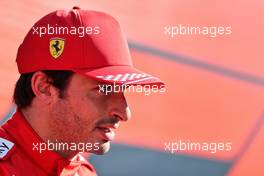 Carlos Sainz Jr (ESP) Ferrari with the media. 04.09.2021. Formula 1 World Championship, Rd 13, Dutch Grand Prix, Zandvoort, Netherlands, Qualifying Day.