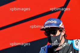 Fernando Alonso (ESP) Alpine F1 Team with the media. 04.09.2021. Formula 1 World Championship, Rd 13, Dutch Grand Prix, Zandvoort, Netherlands, Qualifying Day.