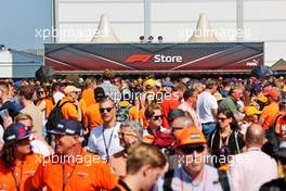 Circuit atmosphere - Fans in the FanZone. 05.09.2021. Formula 1 World Championship, Rd 13, Dutch Grand Prix, Zandvoort, Netherlands, Race Day.