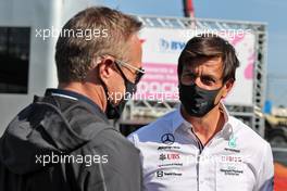 (L to R): Tom Garfinkel (USA) Vice Chairman, President and Chief Executive Officer of the Miami Dolphins and Hard Rock Stadium and Managing Partner of the Miami Grand Prix. with Toto Wolff (GER) Mercedes AMG F1 Shareholder and Executive Director. 05.09.2021. Formula 1 World Championship, Rd 13, Dutch Grand Prix, Zandvoort, Netherlands, Race Day.