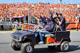 Max Verstappen (NLD) Red Bull Racing RB16B and Sergio Perez (MEX) Red Bull Racing on the drivers parade. 05.09.2021. Formula 1 World Championship, Rd 13, Dutch Grand Prix, Zandvoort, Netherlands, Race Day.