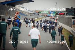 Circuit atmosphere - teams and drivers walk the circuit. 02.09.2021. Formula 1 World Championship, Rd 13, Dutch Grand Prix, Zandvoort, Netherlands, Preparation Day.