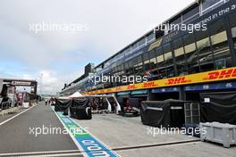 Pit lane atmosphere. 01.09.2021. Formula 1 World Championship, Rd 13, Dutch Grand Prix, Zandvoort, Netherlands, Preparation Day.
