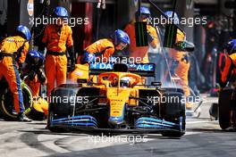 Daniel Ricciardo (AUS) McLaren MCL35M makes a pit stop. 02.05.2021. Formula 1 World Championship, Rd 3, Portuguese Grand Prix, Portimao, Portugal, Race Day.